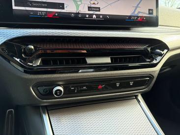 BMW Série 3 Touring 320d XDrive — photo 12