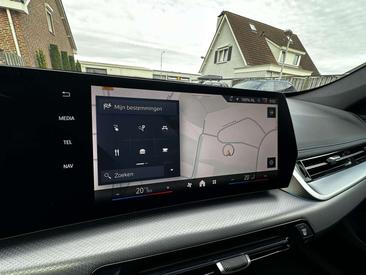 BMW IX1 XDrive30 — photo 8