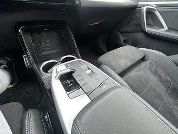 BMW IX1 XDrive30 — photo 11