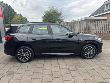 BMW IX1 XDrive30 — photo 15