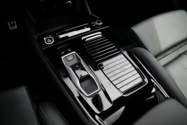 Audi Q6 E-tron S Line Black — photo 9