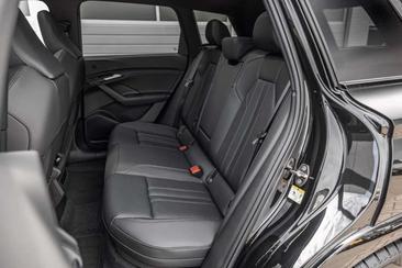 Audi Q6 E-tron S Line Black — photo 10