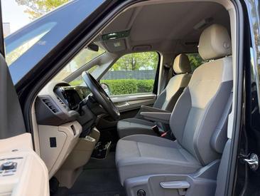 Volkswagen Multivan Van 2.0 TDI — photo 8