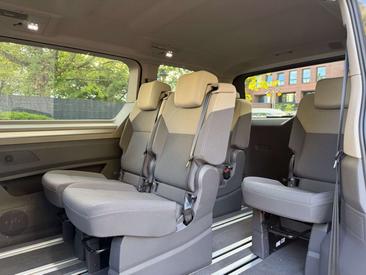 Volkswagen Multivan Van 2.0 TDI — photo 9