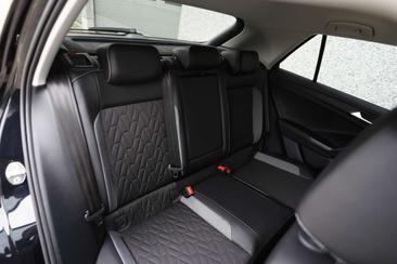 Volkswagen T-Roc 1.0 TSI — photo 13