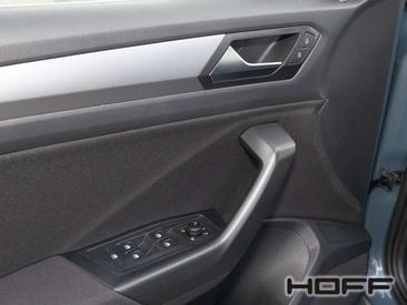 Volkswagen T-Roc 1.0 TSI — photo 4