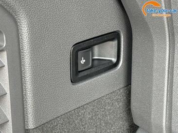 Volkswagen Multivan Van 2.0 TDI — photo 11