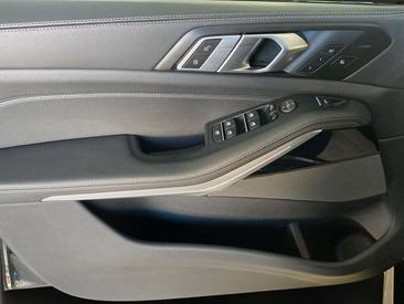 BMW X5 — photo 3