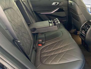 BMW X5 — photo 9