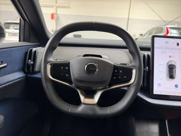 Volvo EX30 Single Motor Extended Range — photo 12