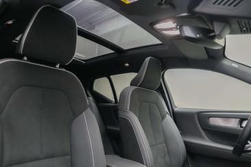 Volvo EX40 Berline Recharge Twin Motor — photo 8