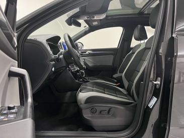 Volkswagen T-Roc — photo 10