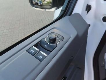 Volkswagen Multivan TDI — photo 12