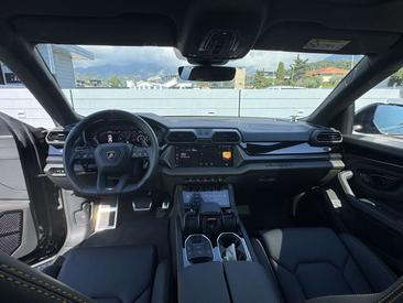 Lamborghini Urus SE — photo 7