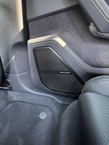 Lamborghini Urus SE — photo 9