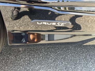 Lamborghini Urus SE — photo 13