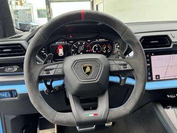 Lamborghini Urus SE — photo 8