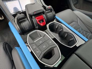 Lamborghini Urus SE — photo 11