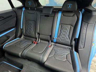 Lamborghini Urus SE — photo 16