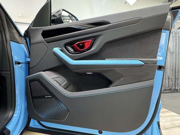 Lamborghini Urus SE — photo 32