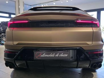 Lamborghini Urus SE — photo 6