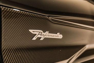 Lamborghini Urus Performante — photo 12