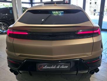 Lamborghini Urus SE — photo 7