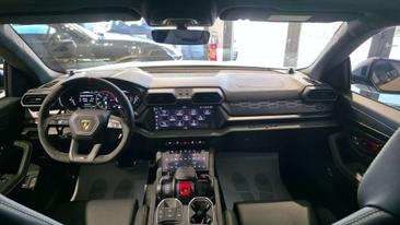Lamborghini Urus SE — photo 11