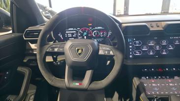 Lamborghini Urus SE — photo 17