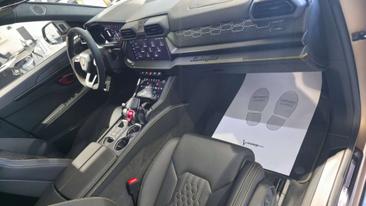Lamborghini Urus SE — photo 22