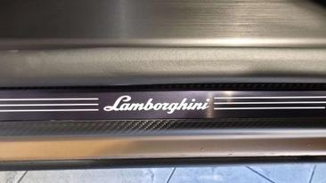 Lamborghini Urus SE — photo 25