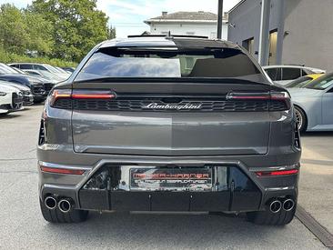 Lamborghini Urus SE — photo 12