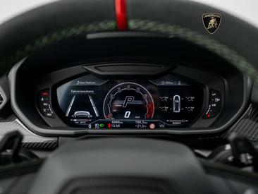 Lamborghini Urus Performante — photo 13