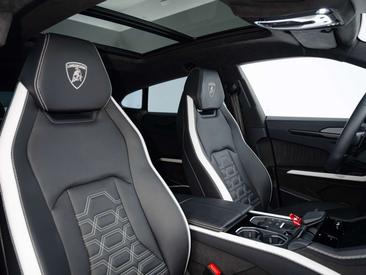 Lamborghini Urus SE — photo 8