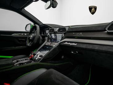 Lamborghini Urus Performante — photo 15