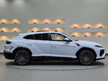 Lamborghini Urus SE — photo 5