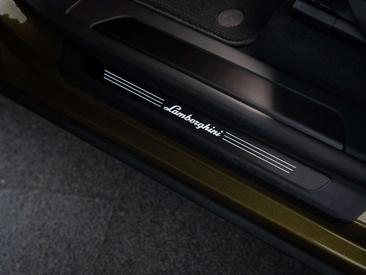 Lamborghini Urus SE — photo 15