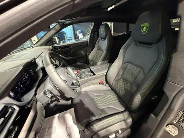 Lamborghini Urus SE — photo 8
