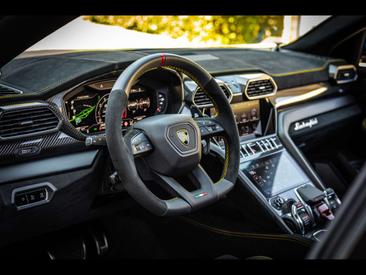 Lamborghini Urus Performante — photo 14