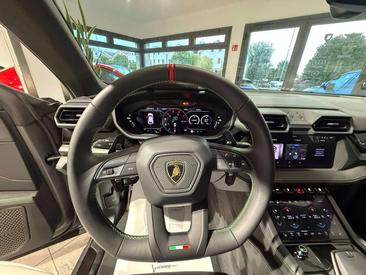 Lamborghini Urus SE — photo 13