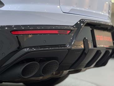 Lamborghini Urus SE — photo 14