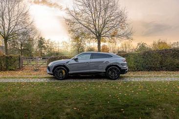 Lamborghini Urus SE — photo 7
