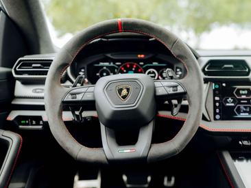 Lamborghini Urus SE — photo 14