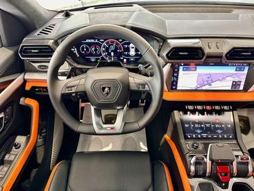 Lamborghini Urus SE — photo 9