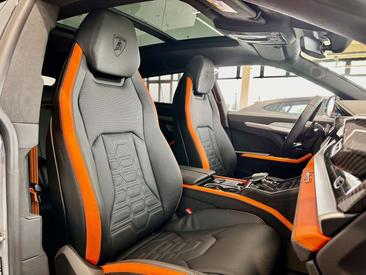 Lamborghini Urus SE — photo 13