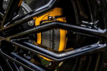 Lamborghini Urus SE — photo 13