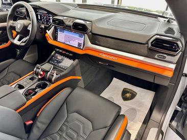 Lamborghini Urus SE — photo 14