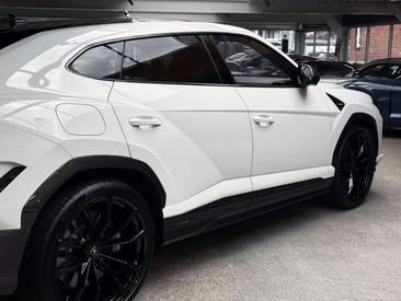 Lamborghini Urus SE — photo 9