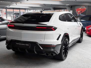 Lamborghini Urus SE — photo 11