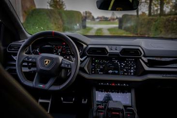 Lamborghini Urus SE — photo 15